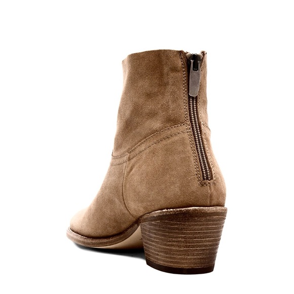 $590~ELYSE WALKER LOS ANGELES~Tan Distressed Suede Stacked Heel Bootie~Boot~37/7 - Picture 11 of 14